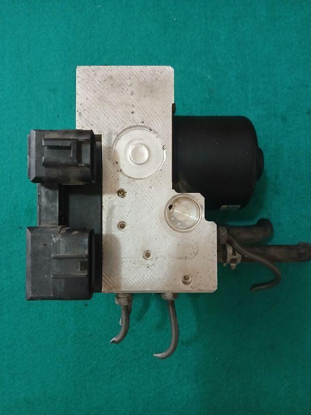 Módulo ABS Lexus IS200