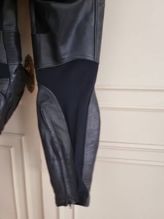 Mono Alpinestars cuero talla 50- UNA SOLA PIEZA.
