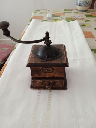 Molinillo café antiguo de madera