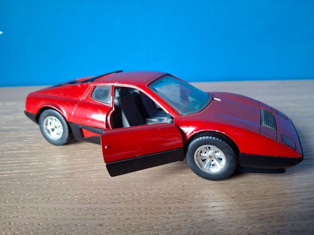 Ferrari BB 512 Bburago 1:24