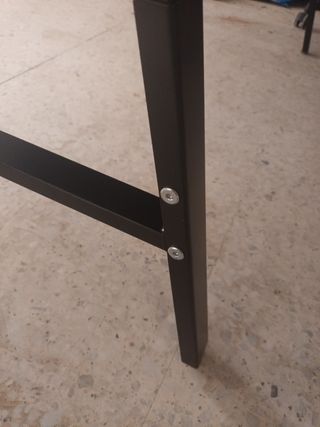 Escritorio gaming negro metal con silla