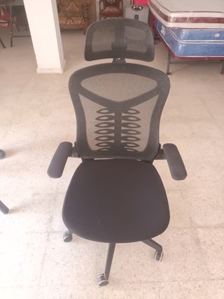 Escritorio gaming negro metal con silla