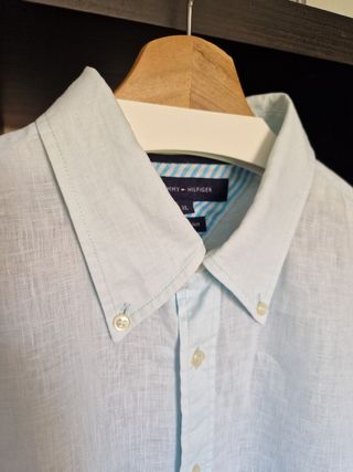 2 Camisas Tommy Hilfiger Lino