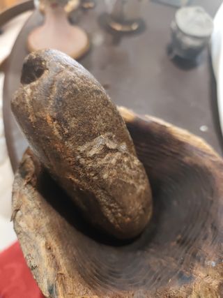 Mortaio in legno antico