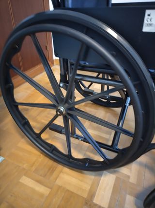 SILLA DE RUEDAS+COJIN ANTIESCARAS 
