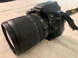 Nikon D3300 + Objetivo - Cámara réflex