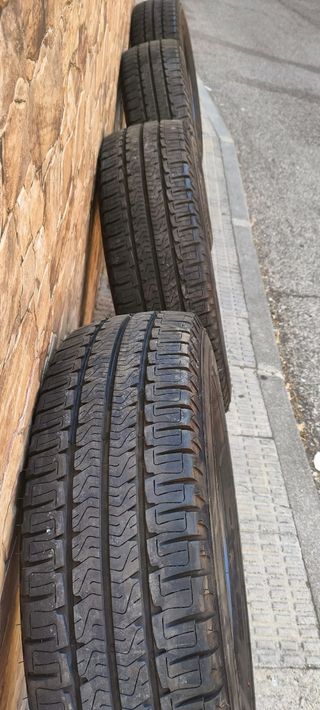 Neumáticos Camping Agilis & Michelin