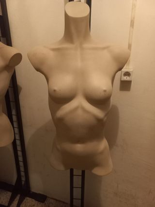 Maniquíes busto: 3uds. con base metálica fuerte