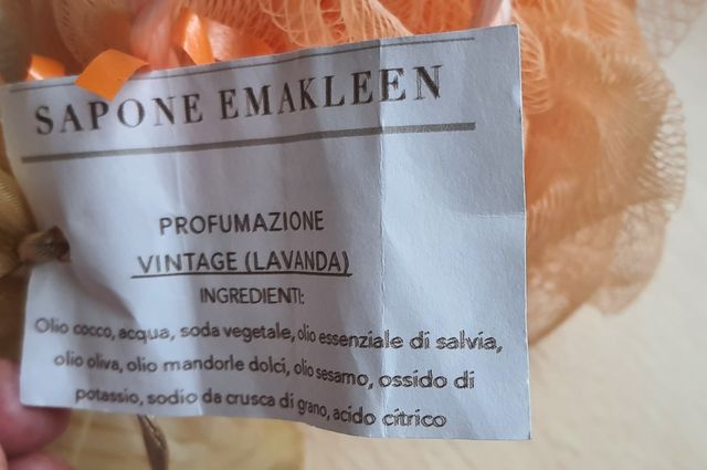 Spugna doccia + scaglie sapone naturale