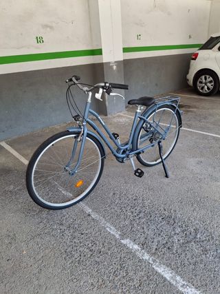 Bicicleta paseo clásica azul