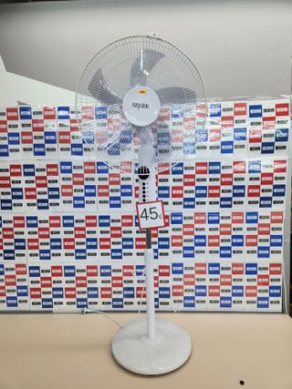 Ventilador de pie Spark 18" con mando, 65W, 5 aspas aluminio, altura regulable, silencioso S-18SF/R1