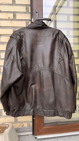 Chaqueta cuero marrón oversize