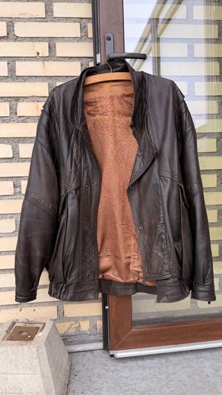 Chaqueta cuero marrón oversize