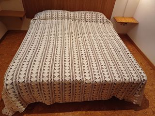 Colcha de ganchillo de hilo perlé