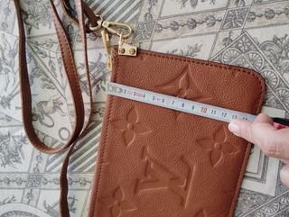 Pochette bandolera Louis Vuitton marrón