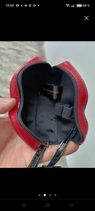 Neceser Yves Saint Laurent labios rojo