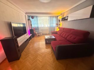 Sofá Chaiselongue 3 plazas burdeos