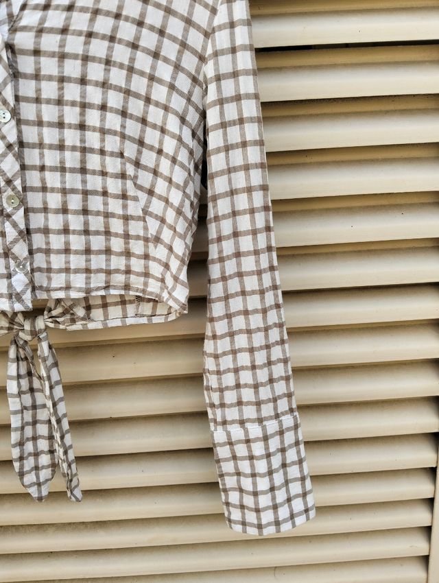 Camisa Zara crop marrón beis