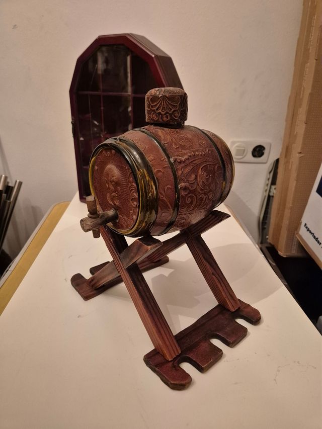 Barril licor antiguo