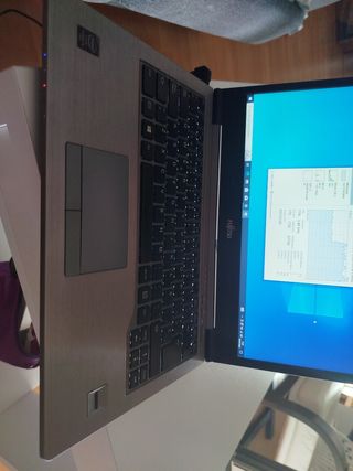 Fujitsu Lifebook U745 Portátil