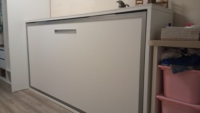 Armario + cama oculta +colchón de 190 x 90+mesa