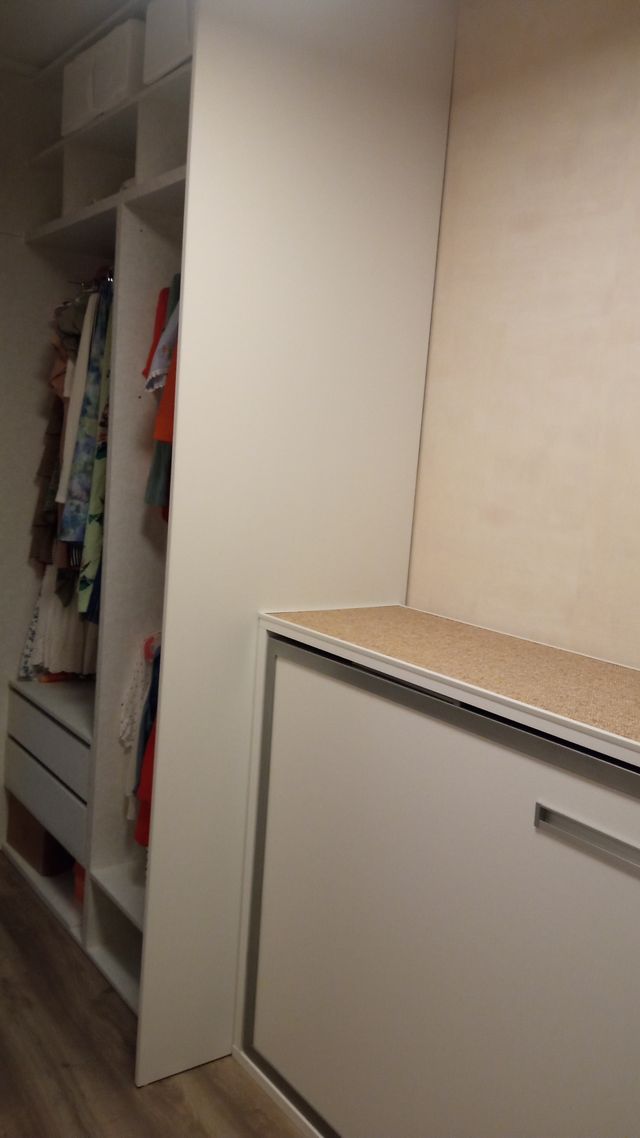 Armario + cama oculta +colchón de 190 x 90+mesa