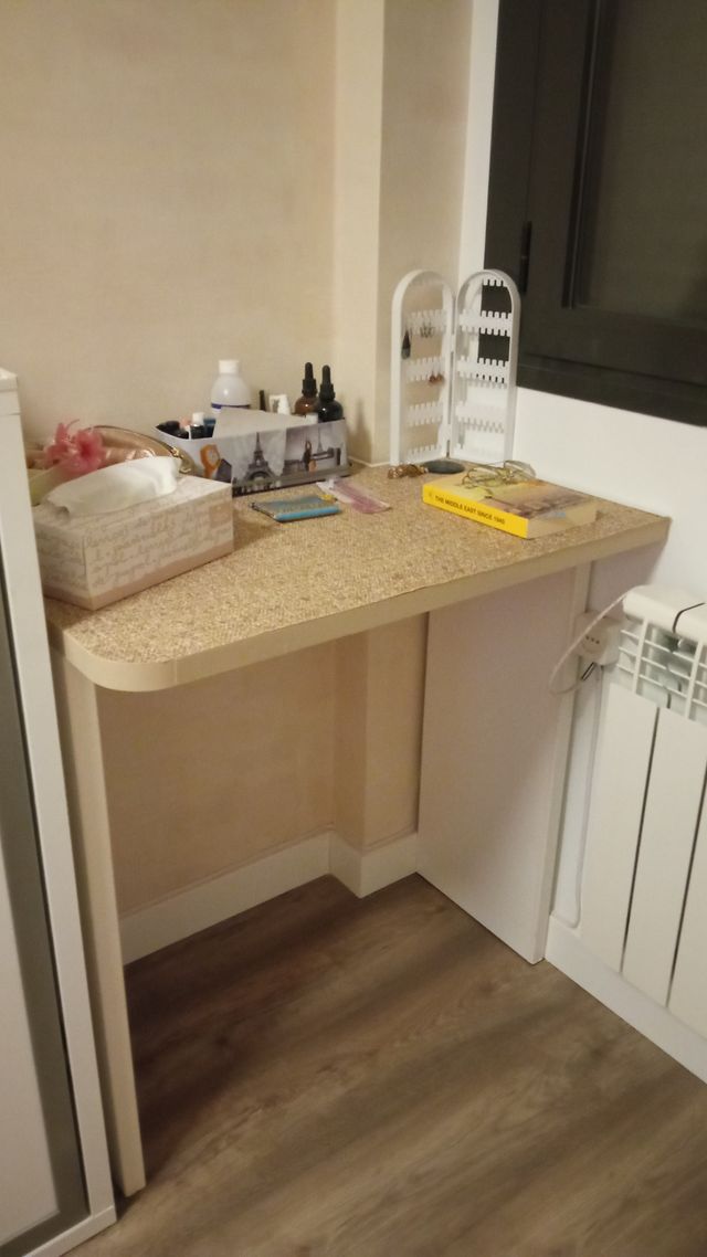 Armario + cama oculta +colchón de 190 x 90+mesa