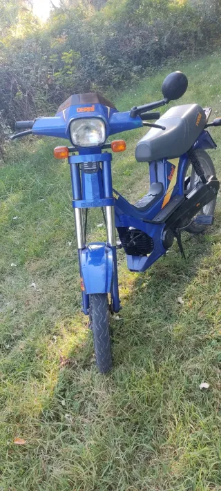 Derbi Variant Star: Ciclomotor Azul