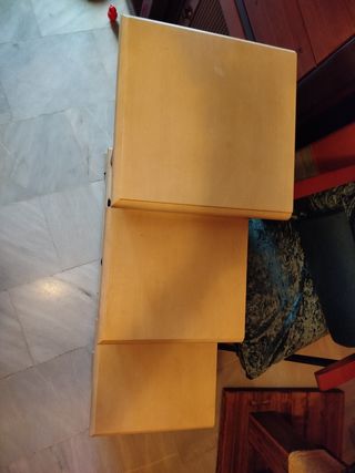 ARTESANOS Mueble escalera madera.