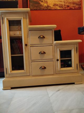 ARTESANOS Mueble escalera madera.