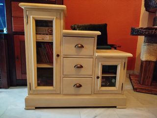 ARTESANOS Mueble escalera madera.