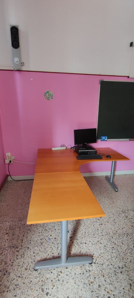 Mesa escritorio Ikea - marrón