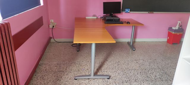 Mesa escritorio Ikea - marrón