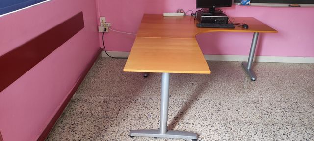 Mesa escritorio Ikea - marrón