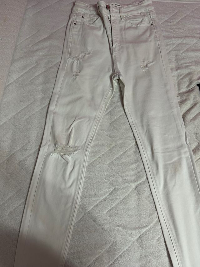 Pitillos blancos rotos tiro alto