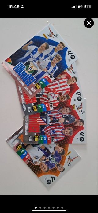 Cromos Adrenalyn XL 24-25
