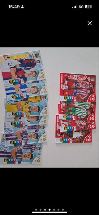 Cromos Adrenalyn XL 24-25