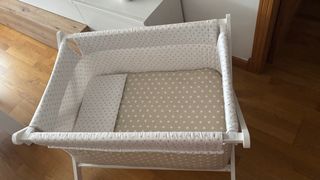 Minicuna beige con estrellas