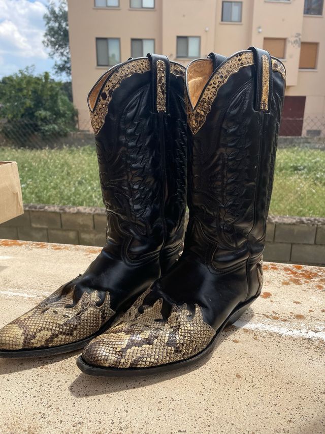 Botas Sendra piel serpiente de segunda mano por 99 EUR en Revenga