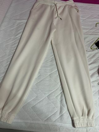 Pantalones Stradivarius beige