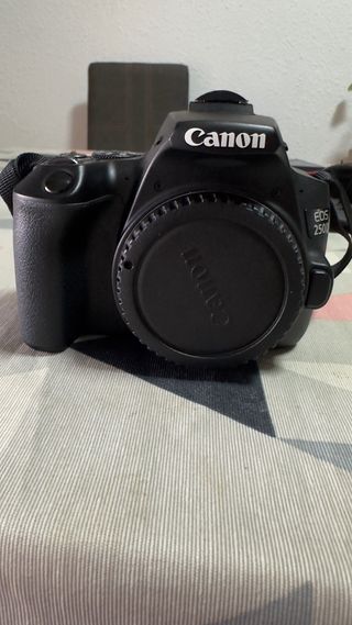 Canon EOS 250D Kit Completo,3 obj. negociable.