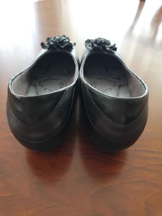 Zapatos Pitillos Piel Negra Talla 39. 
