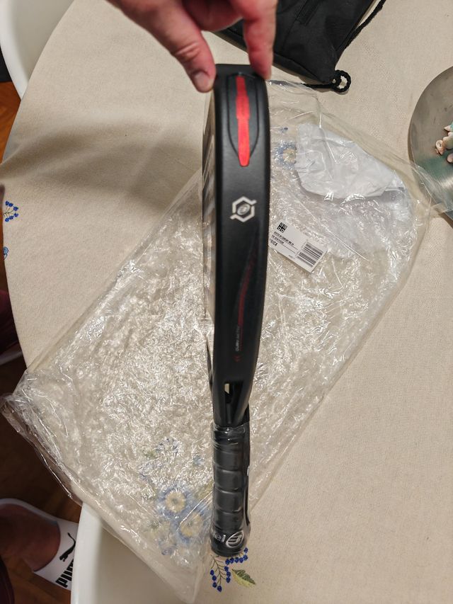 Pala Bullpadel Vertex 04 Comfort edición limitada.