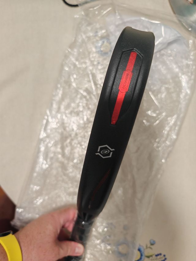 Pala Bullpadel Vertex 04 Comfort edición limitada.