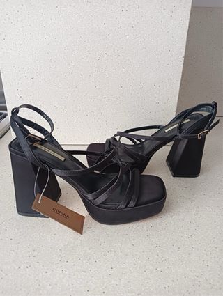 Sandalias CORINA a estrenar con etiqueta.