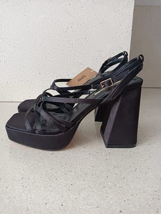 Sandalias CORINA a estrenar con etiqueta.