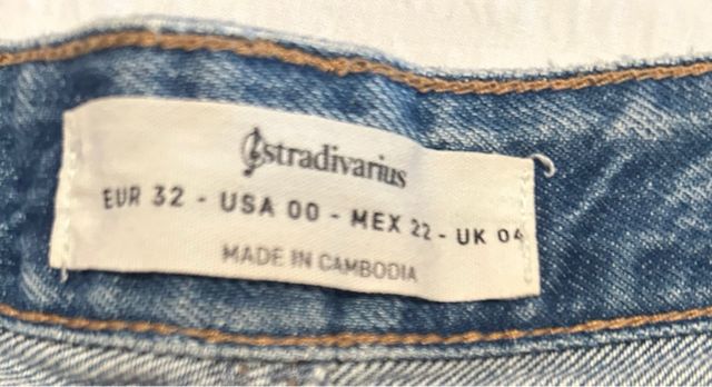 SHORTS TEJANO STRADIVARIUS