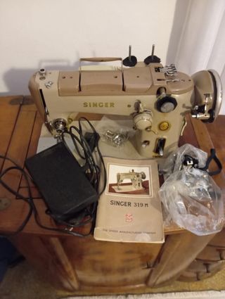Macchina da cucire Singer 319M vintage