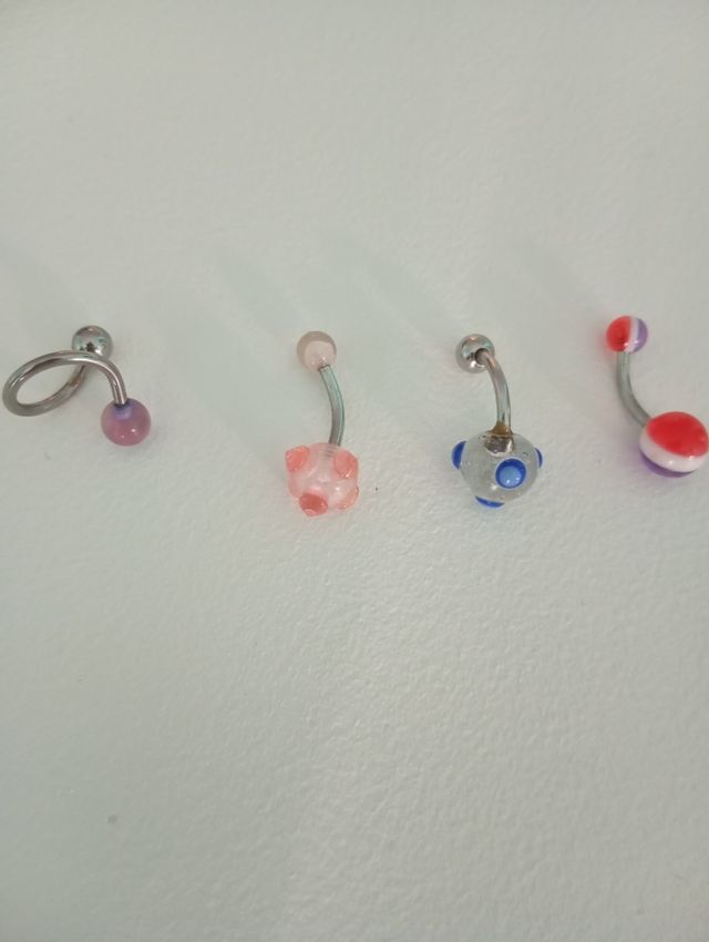 4 Joyas Ombligo se venden juntos - Colores Variado