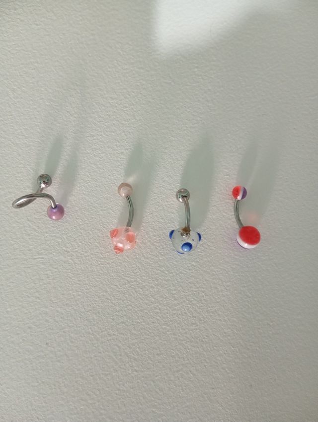4 Joyas Ombligo se venden juntos - Colores Variado